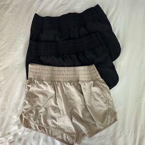GAP Women Athletic Shorts Set — Black and Beige